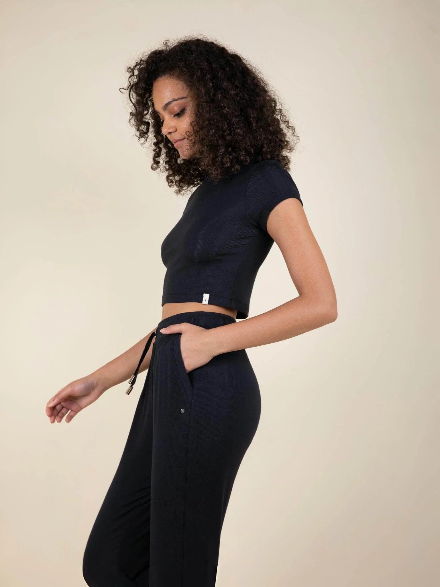 Daydream Ribbed Crop Tee - Image 7