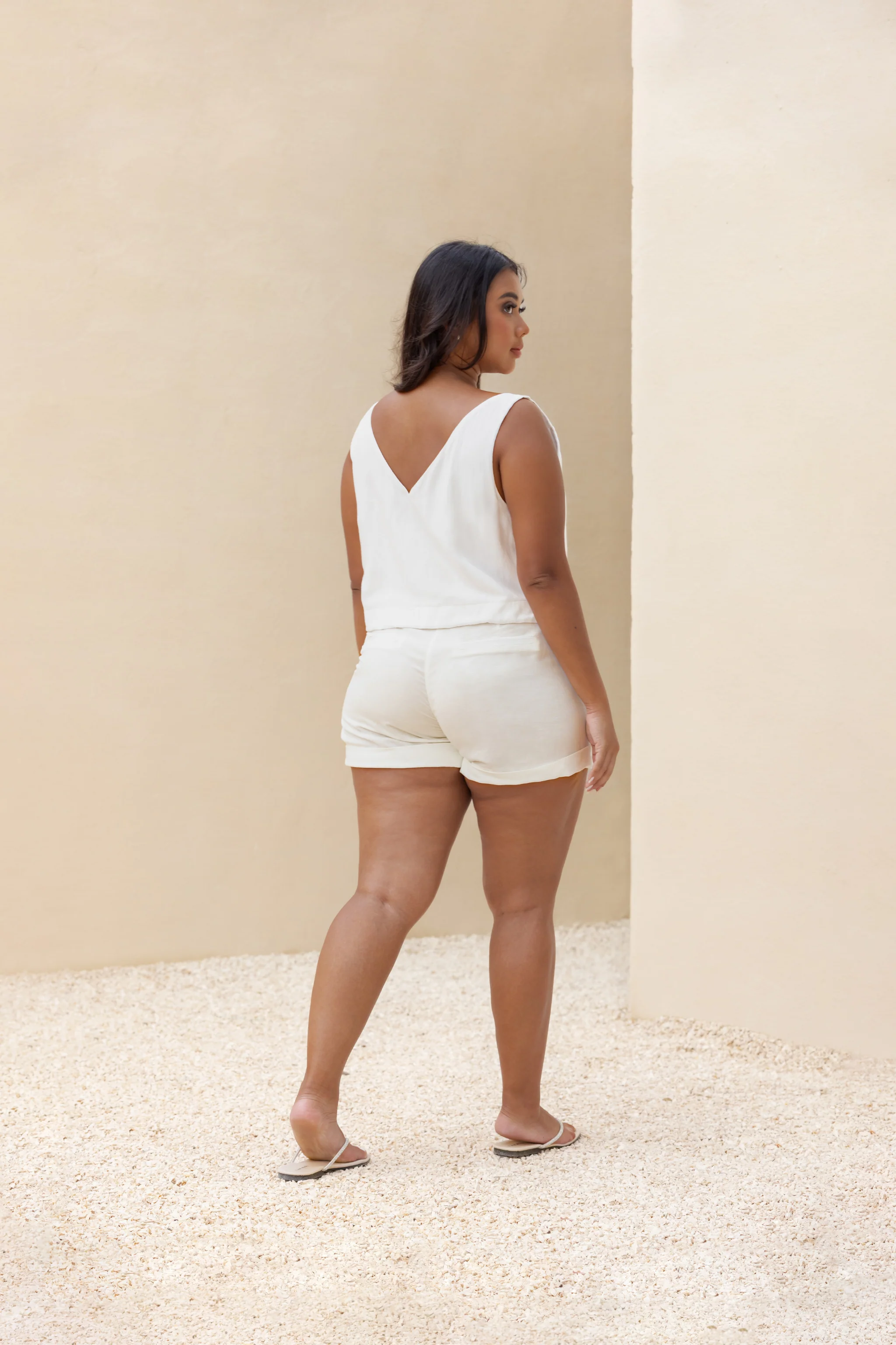 Terra Linen Tailored Shorts - Image 8
