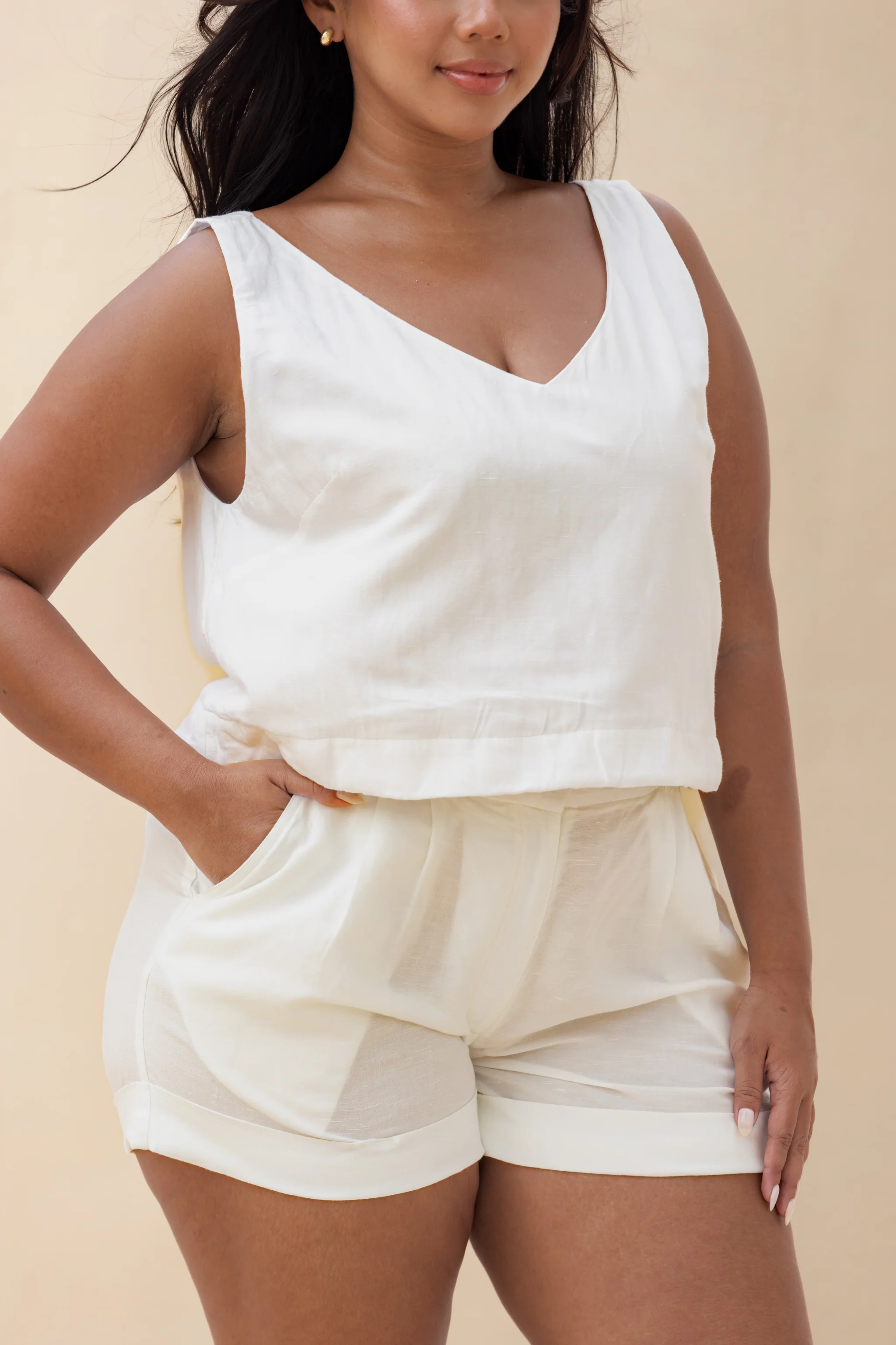 Terra Linen Tailored Shorts - Image 9